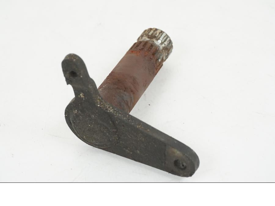 Vänster sida på Bromspedal från en Suzuki GS 1000 -1978 motorcykel.