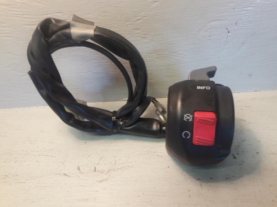 Framsidan på Styrelreglage från en Yamaha MT 125 -2017 motorcykel.