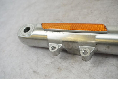 Höger sida på Gaffelben från en H-D V-Rod 1130 -2002 motorcykel.