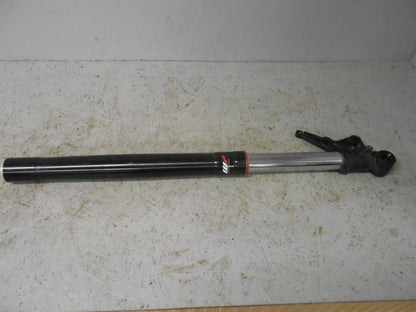 Framsidan på Gaffelben från en Triumph Tiger 800 -2016 motorcykel.