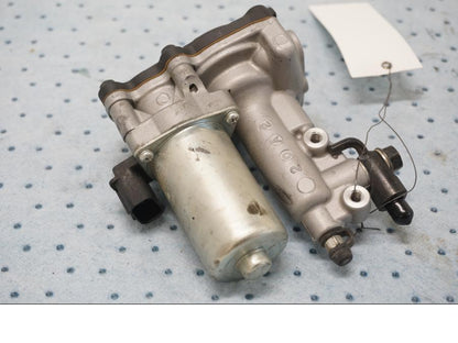 Baksidan på ABS Modulator från en Honda CBR 1000 RR -2011 motorcykel.