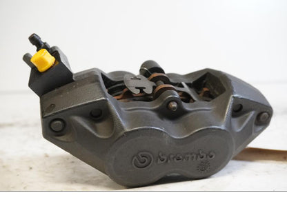 Baksidan på Bromsok från en BMW K 1200 RS -2003 motorcykel.