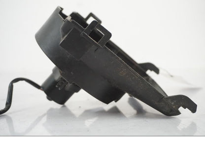 Snett nerifrån på Vattenkylfläkt från en BMW F 650 CS -2002 motorcykel.