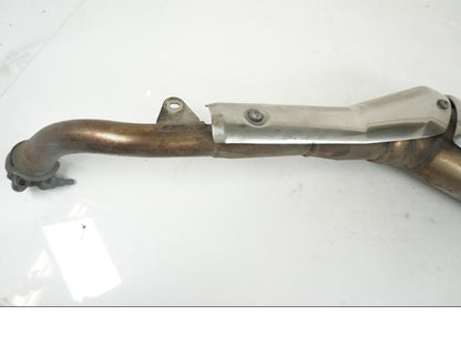 Baksidan på Ljuddämpare från en Honda XL 1000 V -2008 motorcykel.