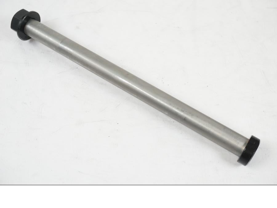 Framsidan på Axel från en KTM 1290 Super Duke R EVO -2023 motorcykel.