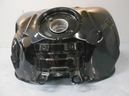 Snett uppifrån på Bensintank från en Kawasaki Z 1000 -2015 motorcykel.