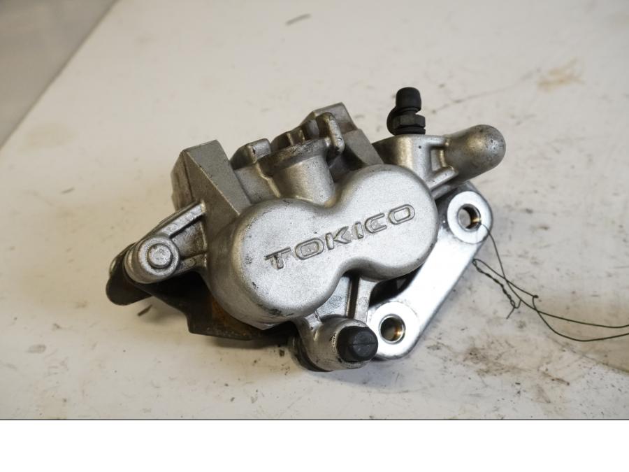 Framsidan på Bromsok från en Kawasaki VN 1500 Classic Tourer -2000 motorcykel.