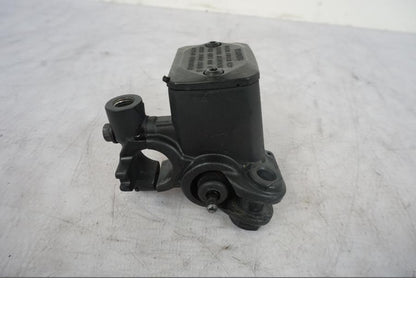 Baksidan på Bromshuvudcylinder från en KTM 690 Duke -2014 motorcykel.