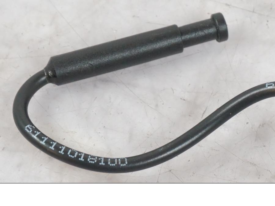 Baksidan på Temperatursensor från en KTM 1290 Super Duke R -2022 motorcykel.