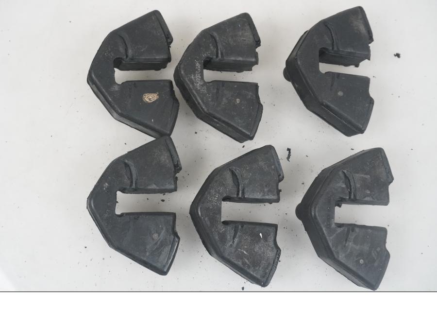 Baksidan på <p>Ryckutjämnare till Suzuki GSX 1300 R 2000.</p>

<p>Hayabusa.</p> motorcykel.