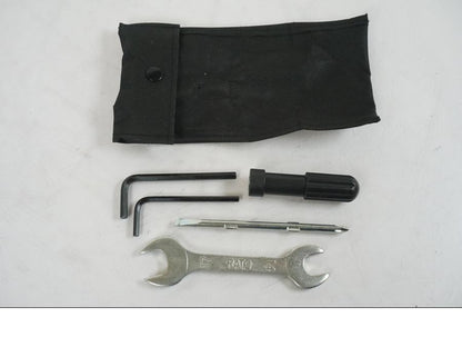 Framsidan på Verktyg från en Kawasaki Z 900 -2021 motorcykel.