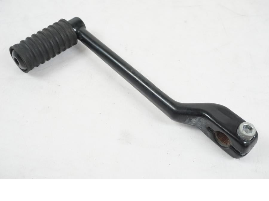 Framsidan på Växelpedal från en H-D Street Glide FLHX -2012 motorcykel.