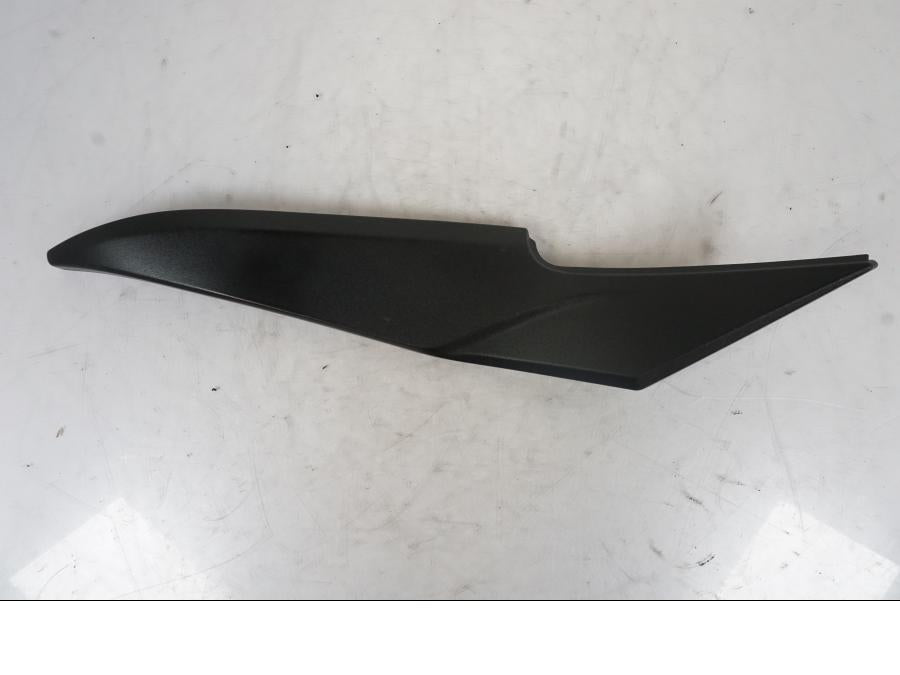 Framsidan på Sidopanel från en Kawasaki ER-6N -2008 motorcykel.