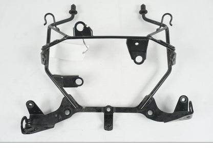 Framsidan på Toppkåpstag från en Suzuki VZR 1800 -2009 motorcykel.