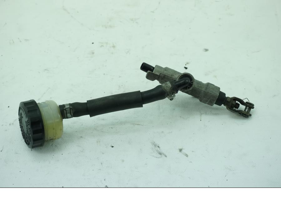 Framsidan på Bromshuvudcylinder från en Kawasaki ZX-6R -2004 motorcykel.