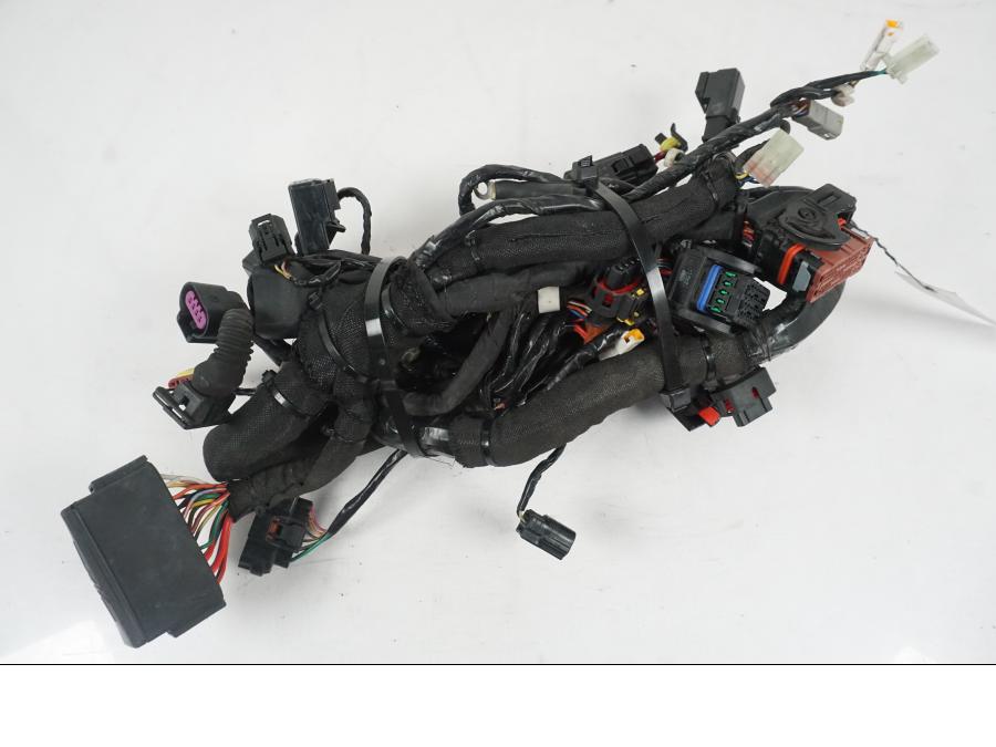 Extrabild2 på Kabelstam från en MV Agusta Dragster -2014 motorcykel.