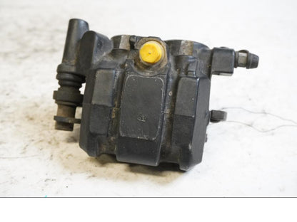 Baksidan på Bromsok från en Triumph Sprint RS -2004 motorcykel.