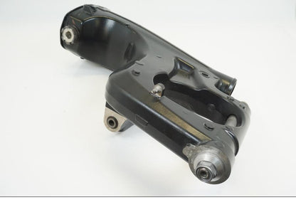 Baksidan på Sving från en Triumph Tiger 1200 -2018 motorcykel.