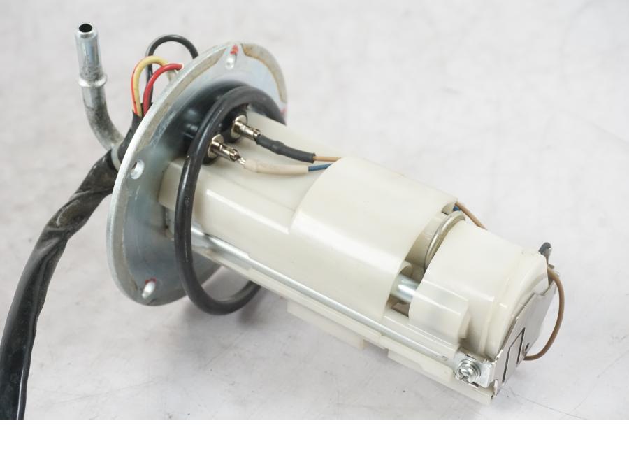 Vänster sida på Bensinpump insprut från en Kawasaki ZZ-R 1400 -2009 motorcykel.