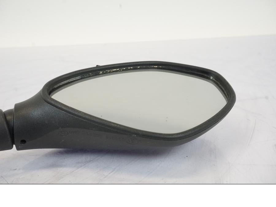 Vänster sida på Backspegel från en BMW S 1000 XR -2019 motorcykel.