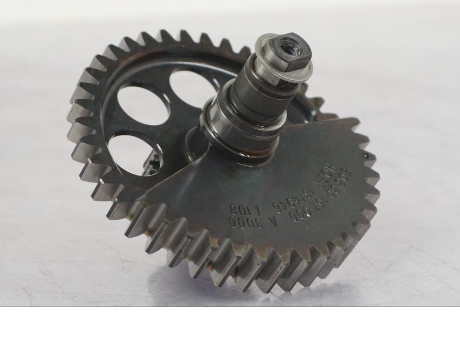 Framsidan på Kamkedjedrev från en KTM 1190 Adventure -2015 motorcykel.