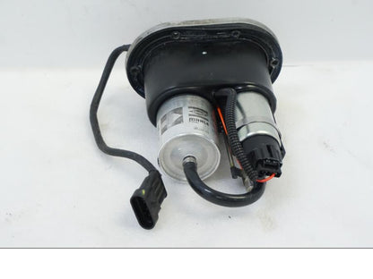 Vänster sida på Bensinpump insprut från en Aprilia RSV 1000 -2010 motorcykel.