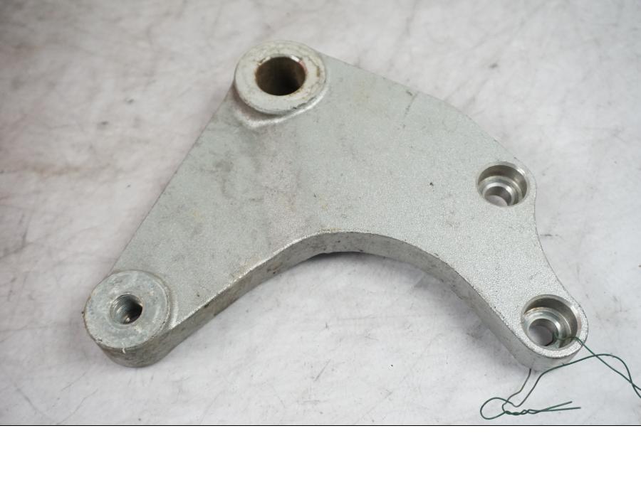 Vänster sida på Bromsoksfäste från en Kawasaki VN 1600 Mean Streak -2004 motorcykel.