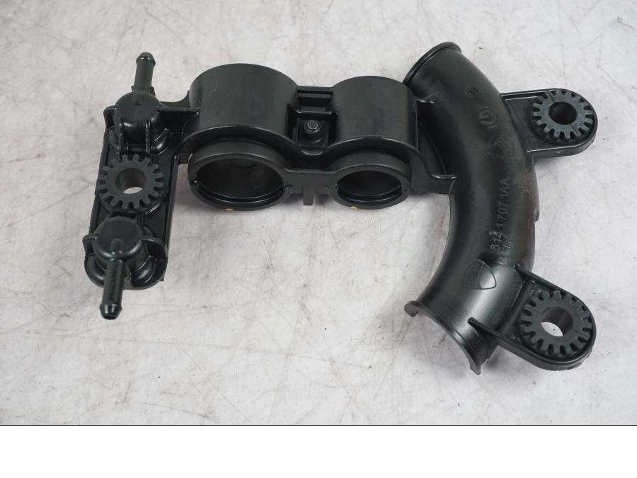 Höger sida på Mapsensor från en Ducati Multistrada V4 -2024 motorcykel.