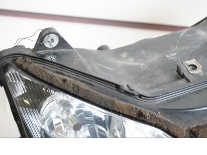 Baksidan på Strålkastare från en Honda CBR 900 RR -2000 motorcykel.