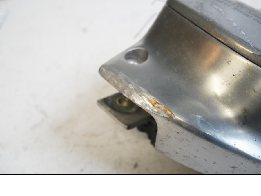 Höger sida på Bromshuvudcylinder från en Yamaha XV 1900 -2007 motorcykel.