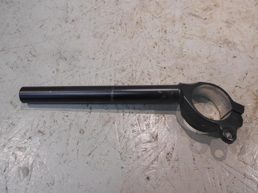 Framsidan på Styre från en Kawasaki ZX-10R -2008 motorcykel.