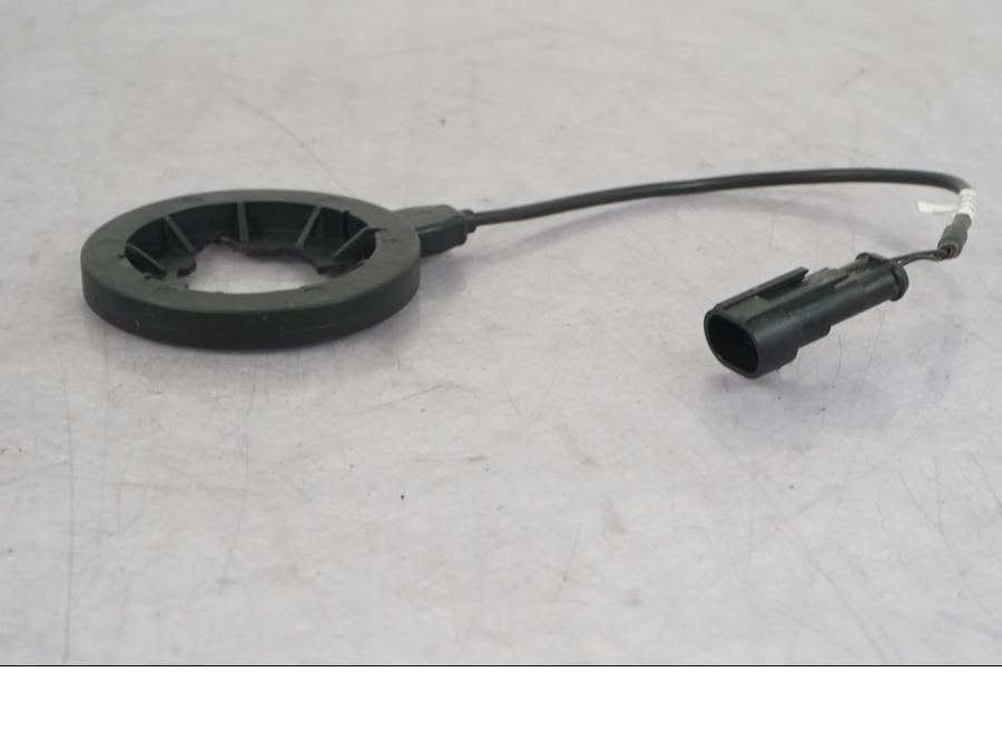 Framsidan på Antenn till tändningslås från en KTM 1290 Super Adventure R -2018 motorcykel.