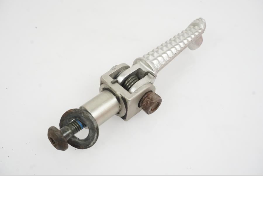 Framsidan på Fotpinne från en Yamaha YZF R6 -2006 motorcykel.