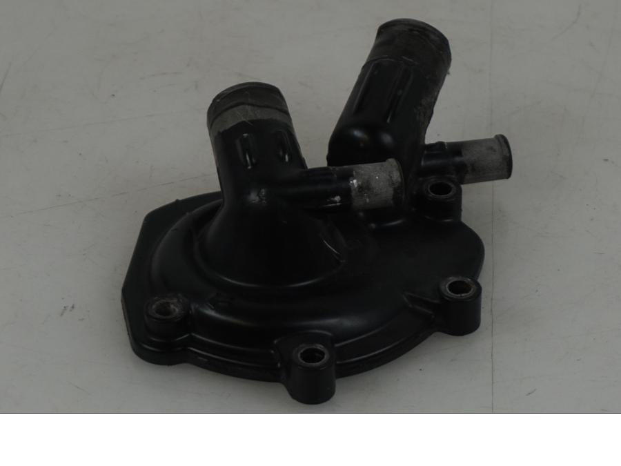 Framsidan på Vattenpump från en BMW F 800 GS -2009 motorcykel.