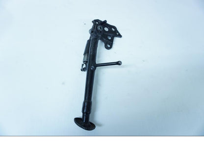 Framsidan på Sidostöd från en Aprilia RSV 1000 -2004 motorcykel.