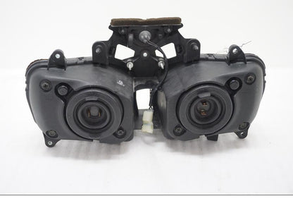 Höger sida på Strålkastare från en Honda CBR 1000 RR -2004 motorcykel.