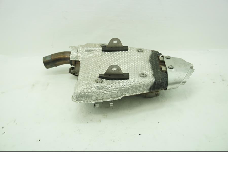 Baksidan på Ljuddämpare från en Kawasaki ZX-6R -2008 motorcykel.