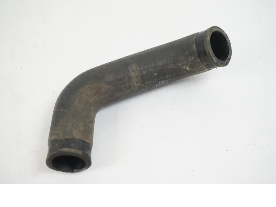 Snett uppifrån på Vattenkyl Slang Set från en BMW F 650 CS -2002 motorcykel.