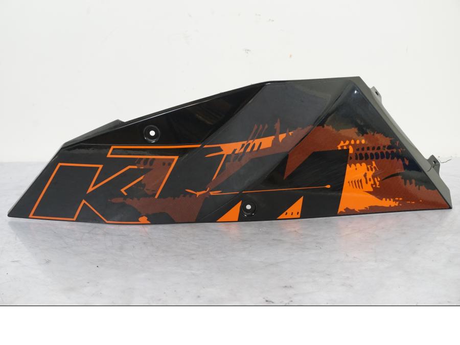 Framsidan på Sidkåpa från en KTM 690 SM R -2009 motorcykel.