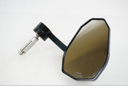 Framsidan på Backspegel från en KTM 790 Duke -2018 motorcykel.