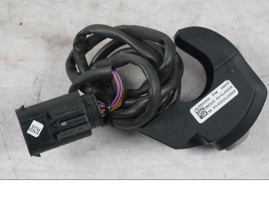 Baksidan på Styrelreglage från en BMW K 1600 GTL -2015 motorcykel.