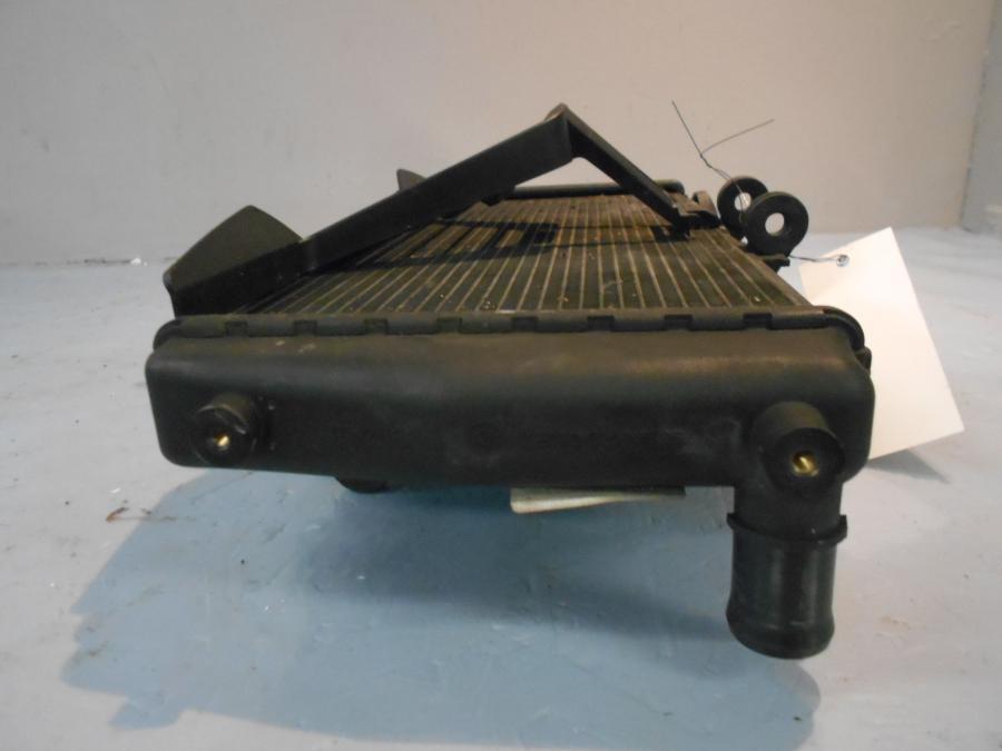 Snett uppifrån på Vattenkyl från en BMW R 1200 RS -2016 motorcykel.