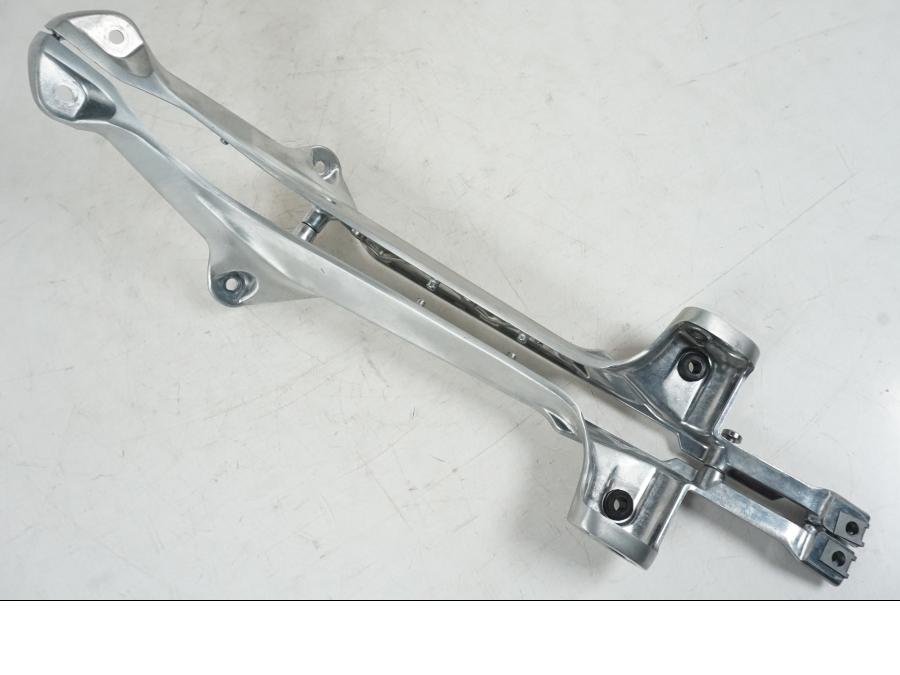 Extrabild5 på Blinkersfäste från en Triumph Speed Triple -2021 motorcykel.