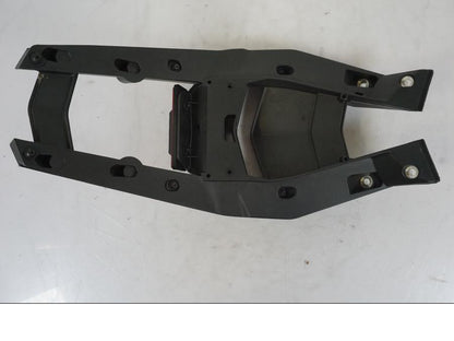 Extrabild1 på Skylthållare från en KTM 1290 Super Duke -2019 motorcykel.