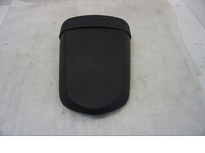 Höger sida på Sadel från en Suzuki GSX-R 1000 -2003 motorcykel.