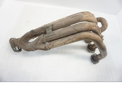 Snett uppifrån på Grenrör från en Yamaha YZF R6 -1999 motorcykel.