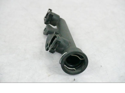 Baksidan på Fuel Rail från en BMW K 1200 S -2005 motorcykel.