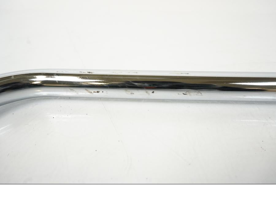 Snett nerifrån på Väskbågar från en H-D Electra Glide Ultra Classic (FLHTCU) -2010 motorcykel.