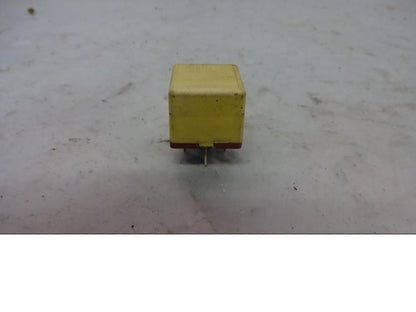 Framsidan på Relä från en Ducati ST2 -2001 motorcykel.