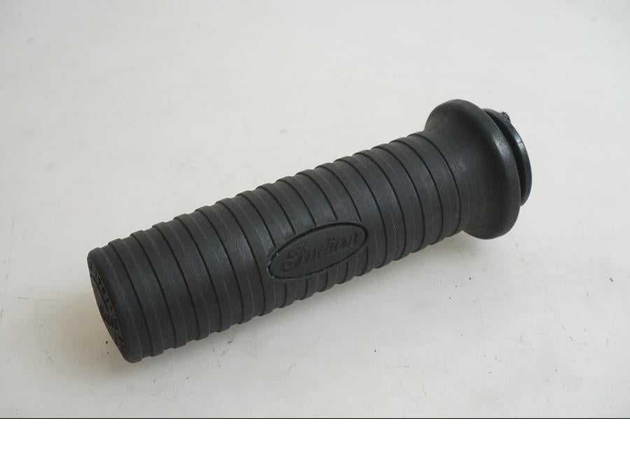 Framsidan på Värmehandtag från en Indian Chieftain Dark Horse -2019 motorcykel.